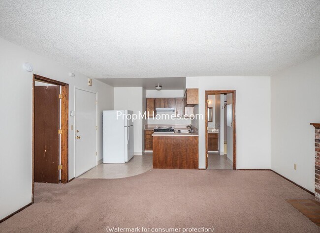 Building Photo - One Bedroom Hawthorne Apartment w/ Secure ...