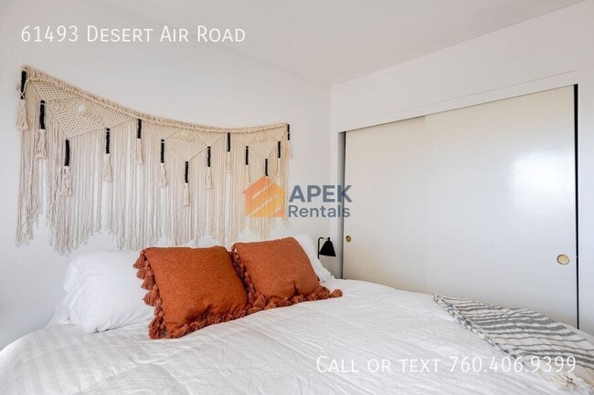 Building Photo - 61493 Desert Air Rd