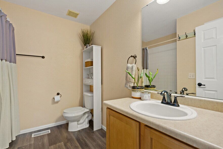 Building Photo - 708 Crown Ridge Ln