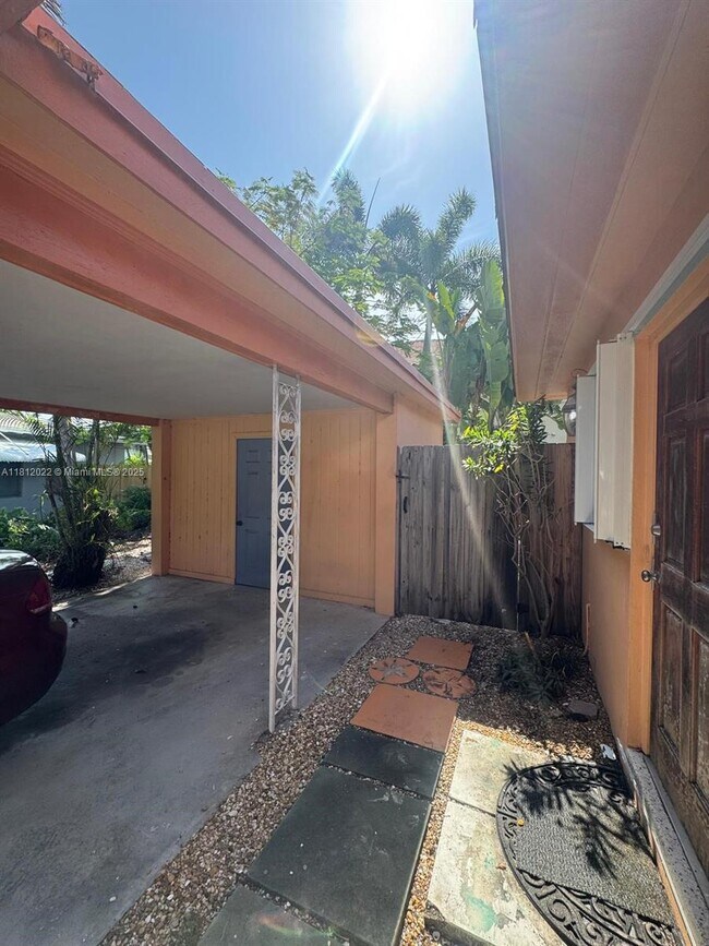 Building Photo - 1818 Middle River Dr