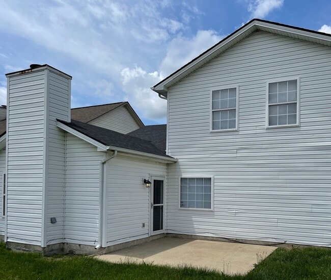 Building Photo - Lovely Single Family House with New Flooring & Paint! 2-Car Garage