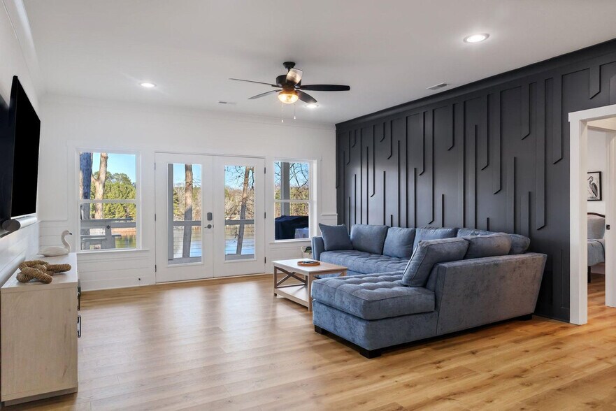 Primary Photo - 93 Snyder Dr