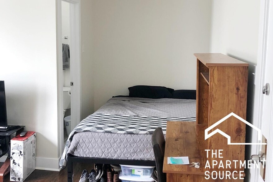 Building Photo - 2127 N Dayton St