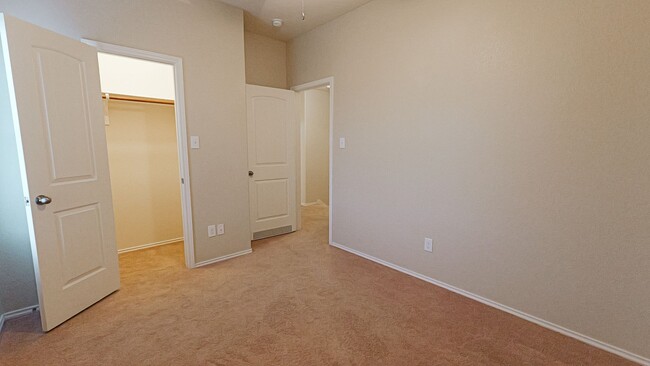 Building Photo - 4/2.5 Rental in Summerlyn Subdivision, Lea...