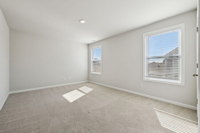 Building Photo - 1222 Westlawn Blvd