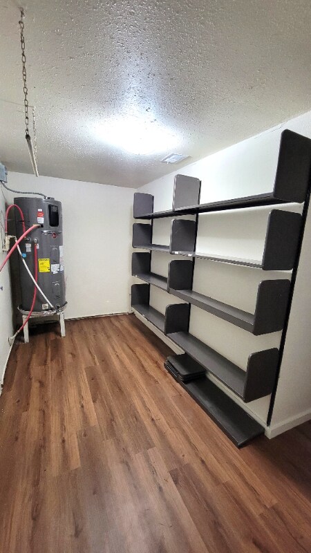 Building Photo - 2100 Hill Top Ct