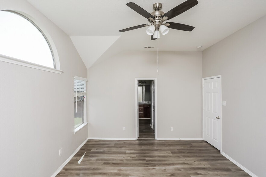 Building Photo - 9101 Prairie Hen Dr