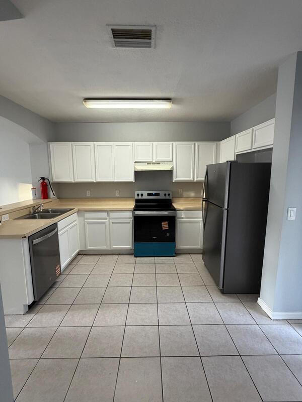 Building Photo - 9832 Carlsdale Dr