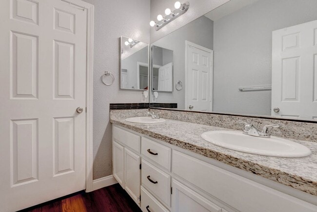 Building Photo - 2205 Riderwood Ave