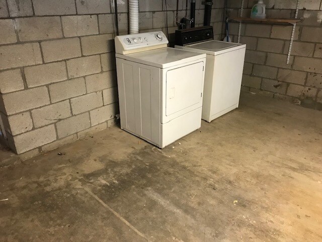 Washer Dryer - 310 N Philadelphia St