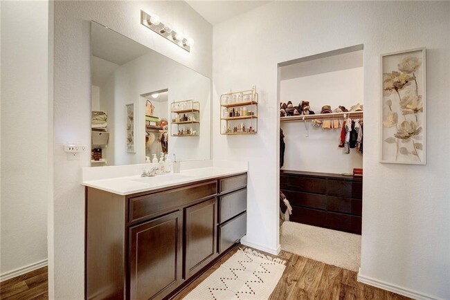 Building Photo - 3514 Batson Dr