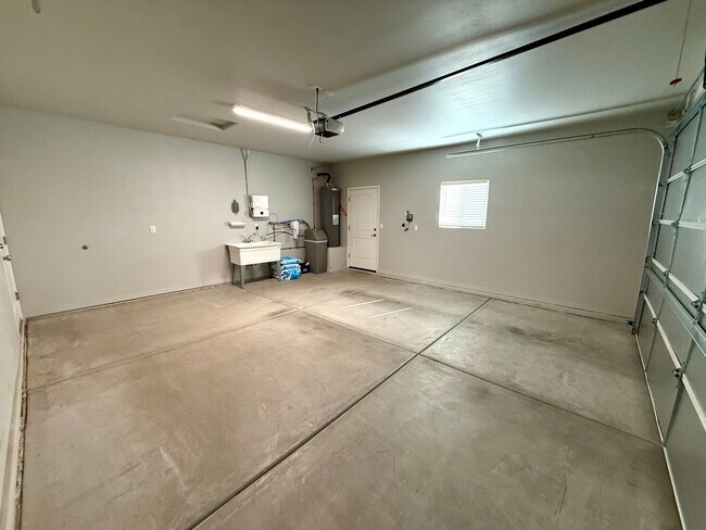 Building Photo - Beautiful 2023 Build | 3 Bed, 2 Bath | Solar + Premium Upgrades | Landscaping Included