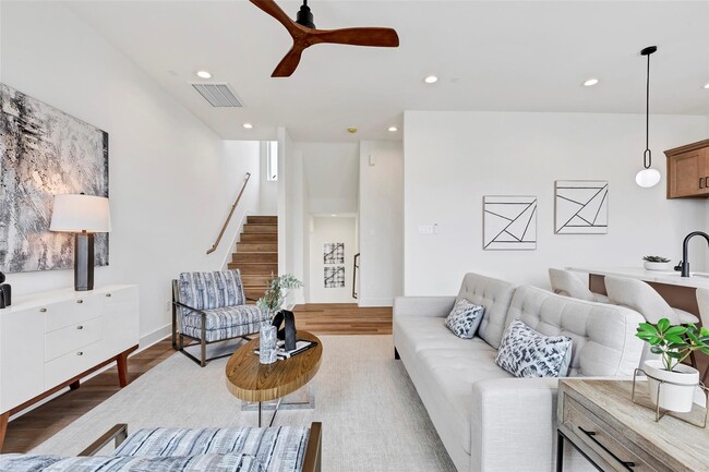 Building Photo - 4703 Oats St