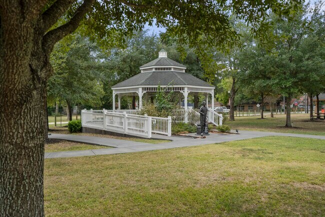 Building Photo - 628 Foster St