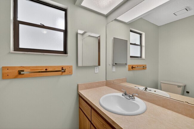 Building Photo - Spacious 2/2 in Leesburg Near Treadway Elementary – Bonus Room