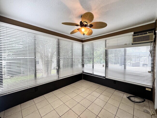 Building Photo - 2939 Hanover Ct