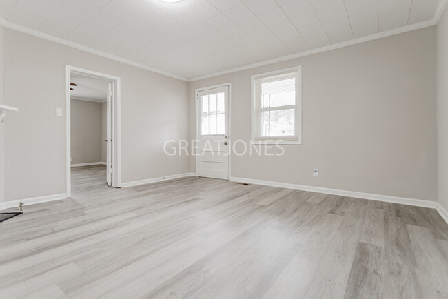 Building Photo - Charming 3 Bedroom in LaGrange!