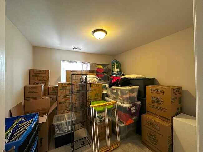 Building Photo - 608 Berkley Ct