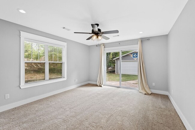 Building Photo - Bright & Cozy 3-Bedroom, 2-Bathroom Home with Fenced Yard!