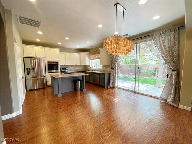 Building Photo - 11761 Del Sur Ave