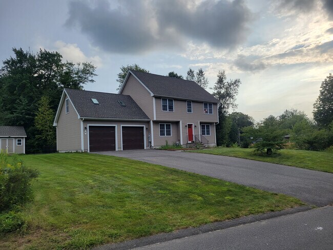 House in summer! - 6 Trillium Way