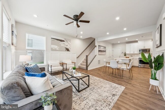 Building Photo - 44603 Wolfhound Sq