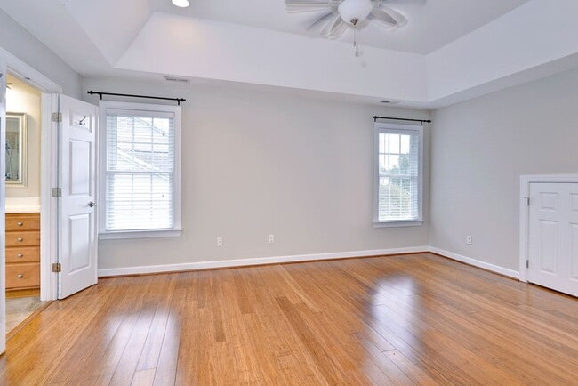 Building Photo - Beautiful York County Home!