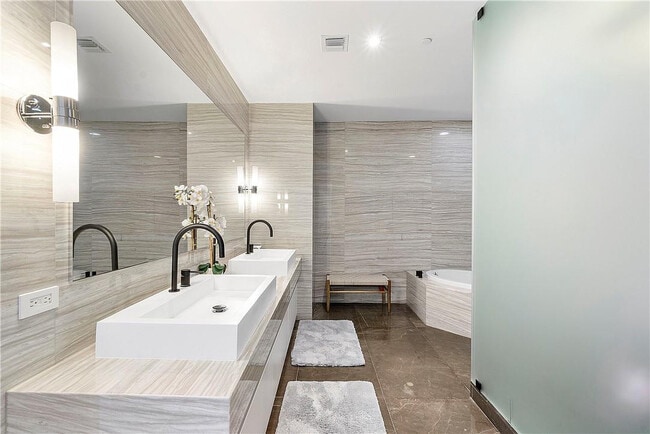 Building Photo - 2200 N Ocean Blvd