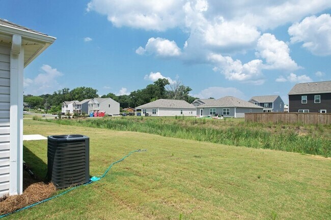 Building Photo - 576 Fox Den Cir