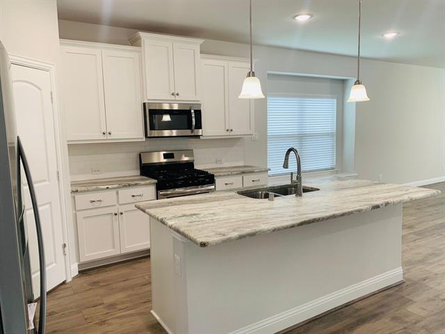 Building Photo - 7804 Cottonwood Dr