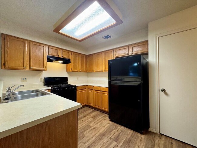 Building Photo - 12919 Humphrey Dr