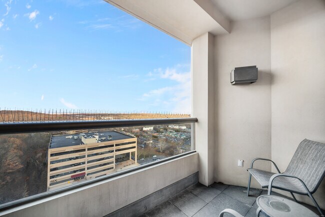 Building Photo - 100 Parrott Drive