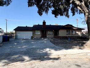 Building Photo - 3138 N Casa Loma Dr