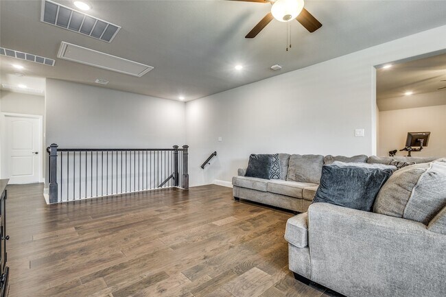 Building Photo - 11112 Lacey Oak Ridge