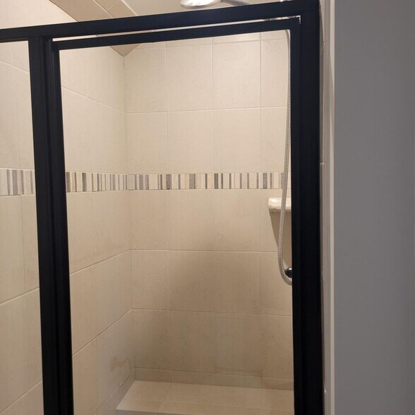 Building Photo - 18109 Red Cedar Rd