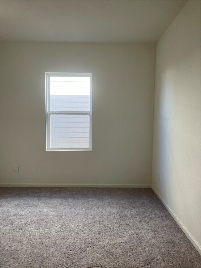 Building Photo - 14878 Calderon Dr