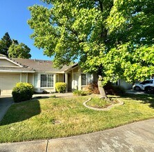 Building Photo - Well Kept 3 Bedroom, 2 Bathroom in Roseville Available Now!