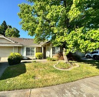 Building Photo - Well Kept 3 Bedroom, 2 Bathroom in Roseville Available Now!