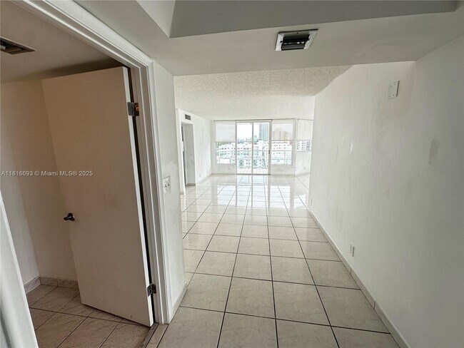 Building Photo - 3411 Indian Creek Dr
