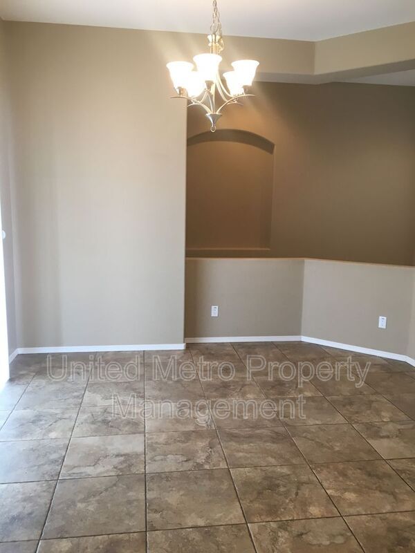 Building Photo - 6065 Haskins Ct