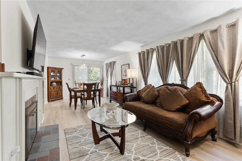 Building Photo - 178 S Main St