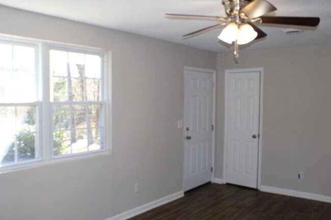 Building Photo - 3517 Byron Pl