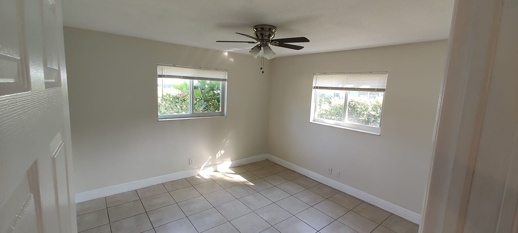 Building Photo - 2504 NW 9th Ln