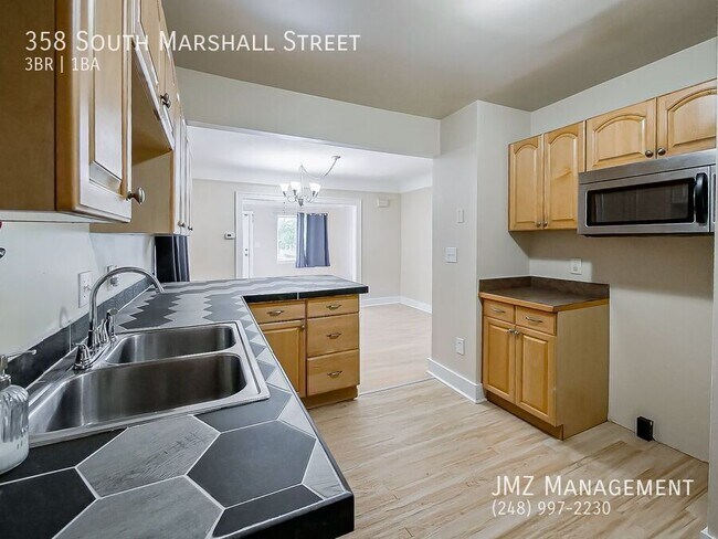 Building Photo - 358 S Marshall St
