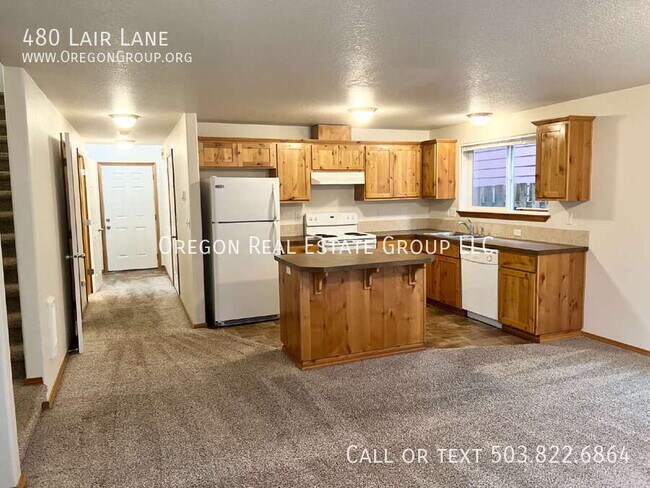 Building Photo - 480 Lair Ln