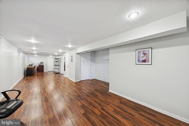 Building Photo - 318 Brentwood Ave