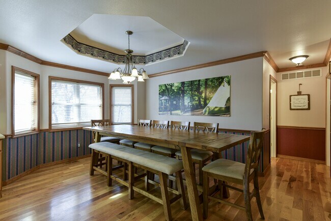 Building Photo - 5558 State Hwy 265