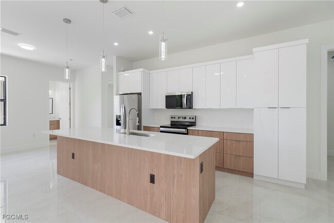 Building Photo - 3005 28th St SW