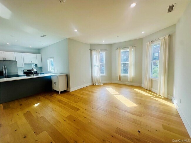 Building Photo - 56 Wildey St