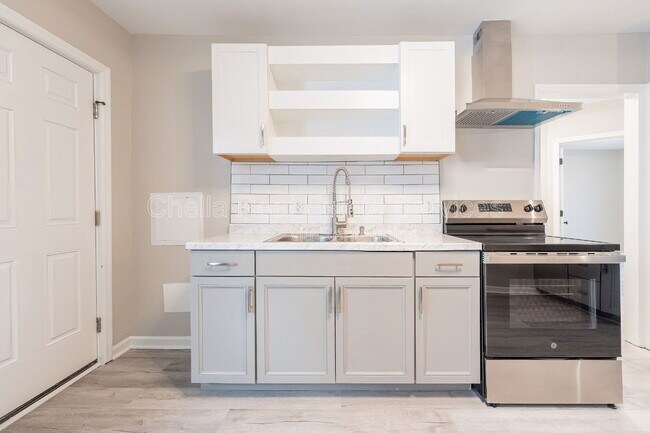 Building Photo - 922 Morrow Rd